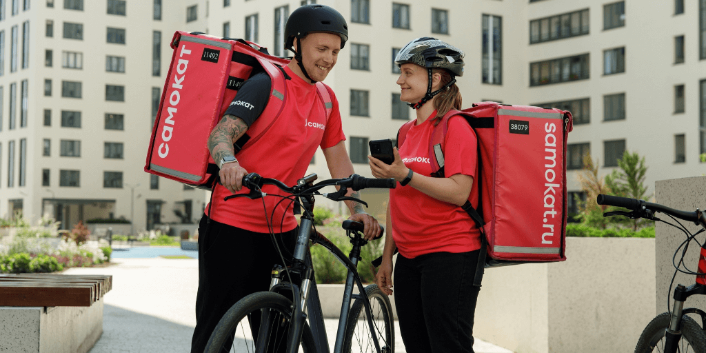 Сколько зарабатывает курьер в «Самокат»: минимальный и максимальный доход, особенности работы