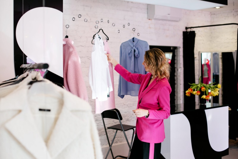 Где учиться на стилиста-имиджмейкера: лучшие курсы и вузы